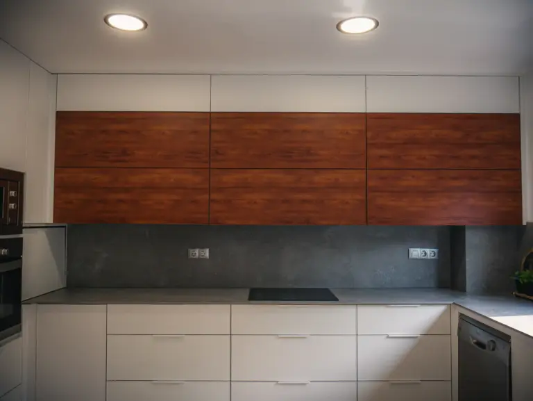 wood grain textured finish kitchen cabinets